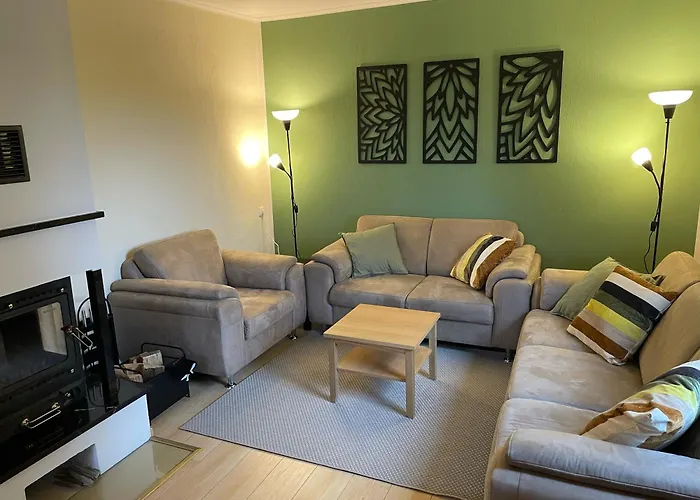 Zum Glueck, Mit Pool Und Kamin بيت للعطل