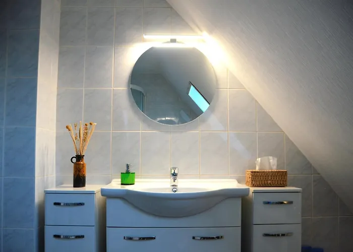 بيت للعطل Zum Glueck, Mit Pool Und Kamin