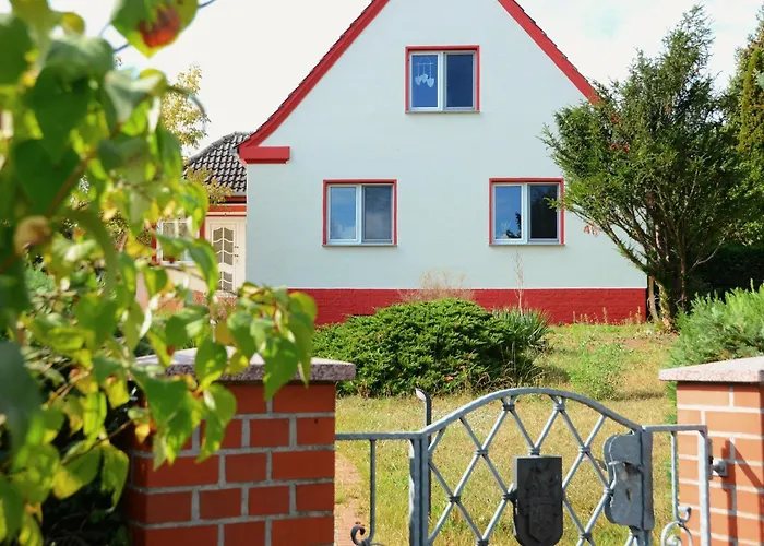 بيت للعطل Zum Glueck, Mit Pool Und Kamin *